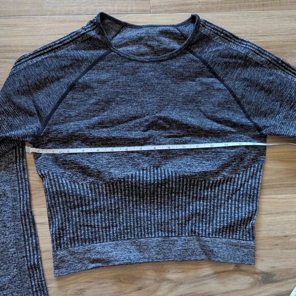 Fabletics Heather Gray Cropped Athletic Long Sleeve, S - Picture 4 of 6